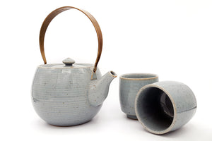 Ensemble de porcelaine de Chine pour le thé de couleur gris bleu